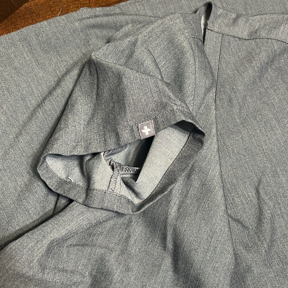 Figs Casma Three-Pocket Scrub Top - Picture 8 of 8